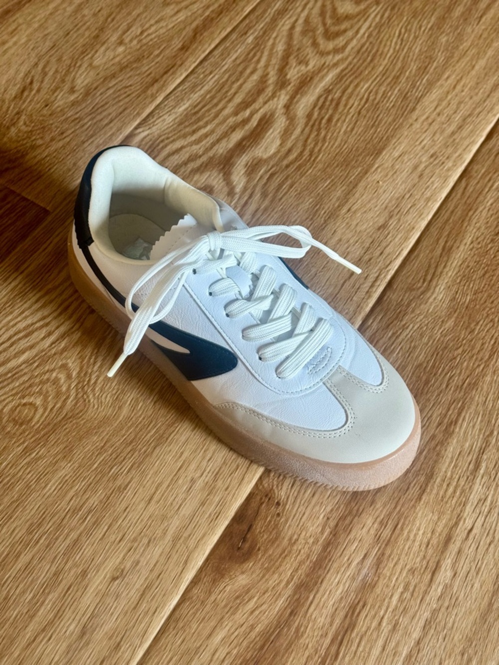Dolce Vita Russo Retro Soccer Sneakers White Black Gum Sole Women's 7.5 - Picture 7 of 10